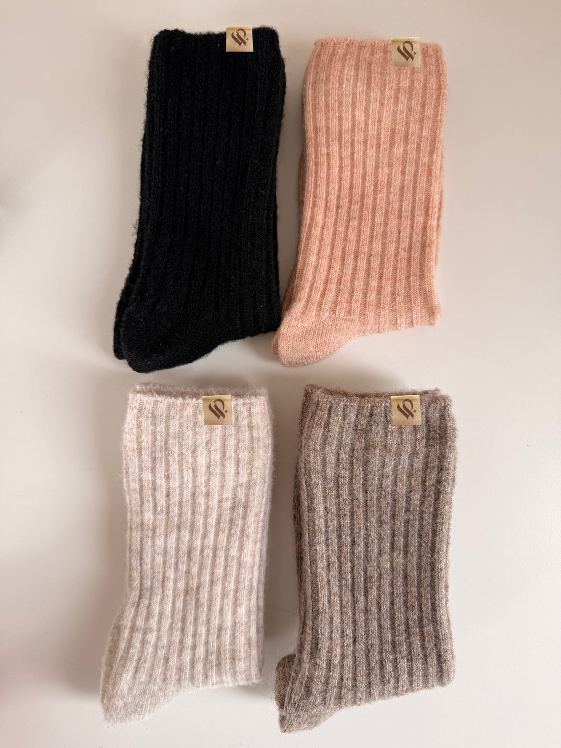 Chaussettes — Enveloppantes de laine douce